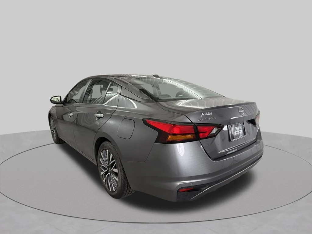 Used 2025 Gun Metallic Nissan 2.5 SV image 8