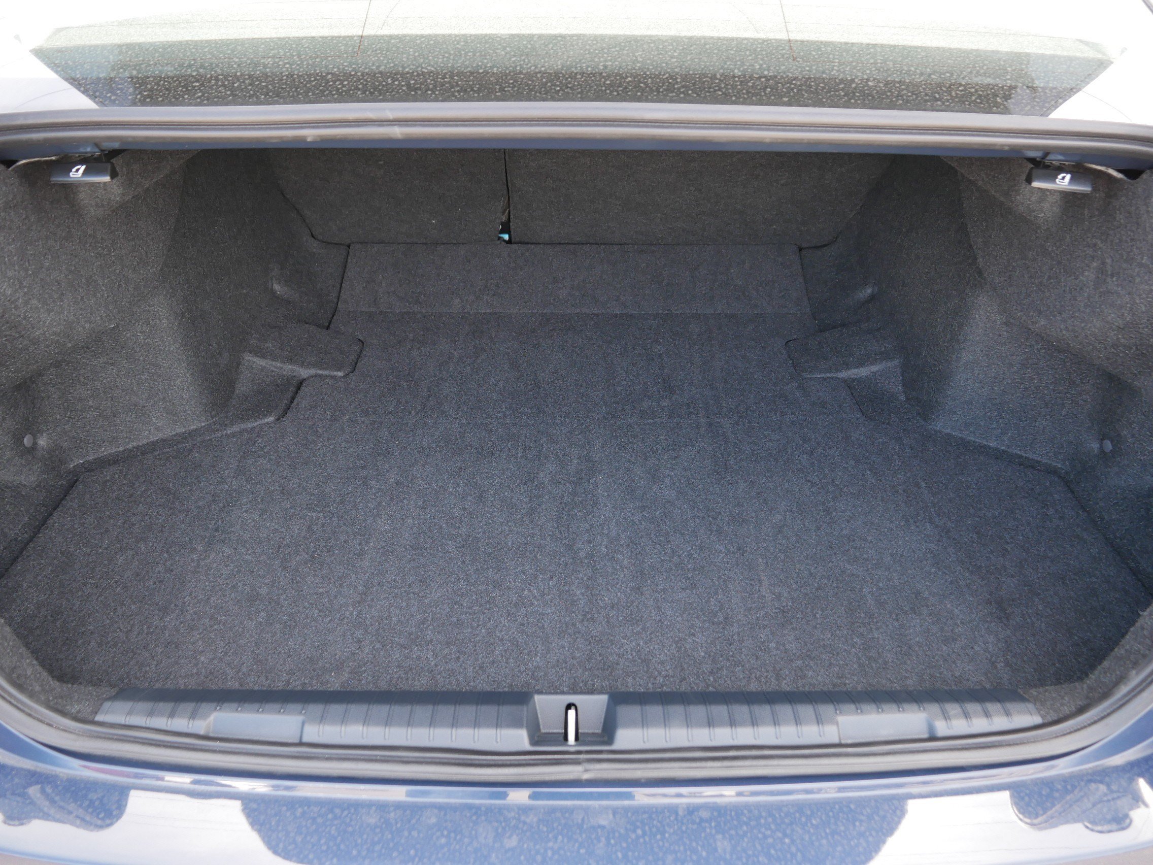 Used 2025 Cosmic Blue Pearl Subaru Premium image 18