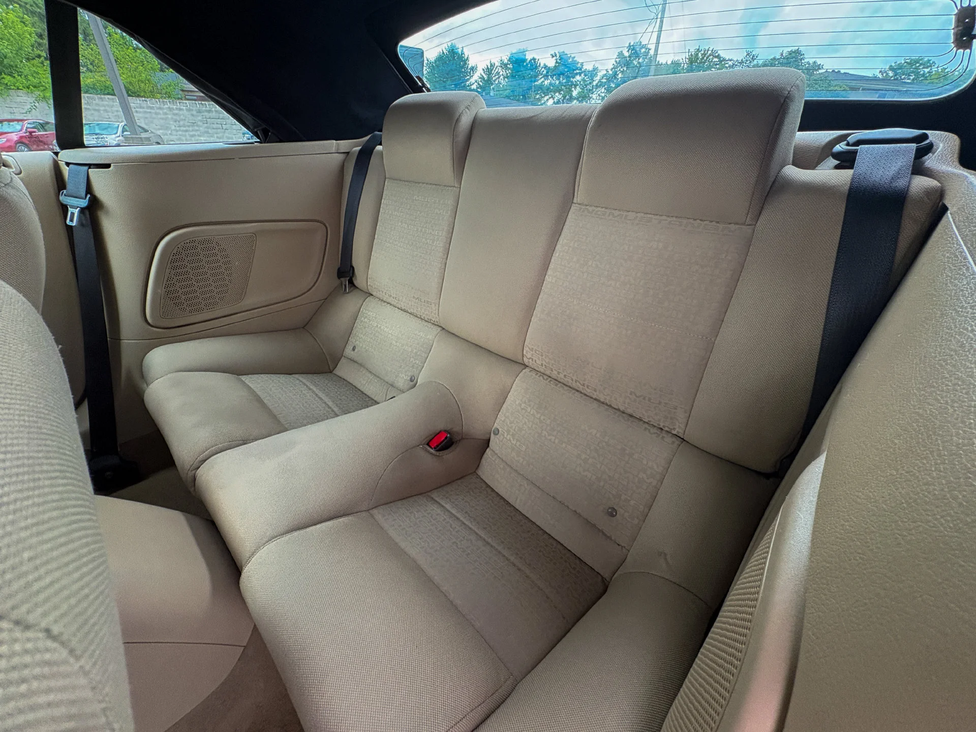 Used 2009 Red Ford V6 image 20