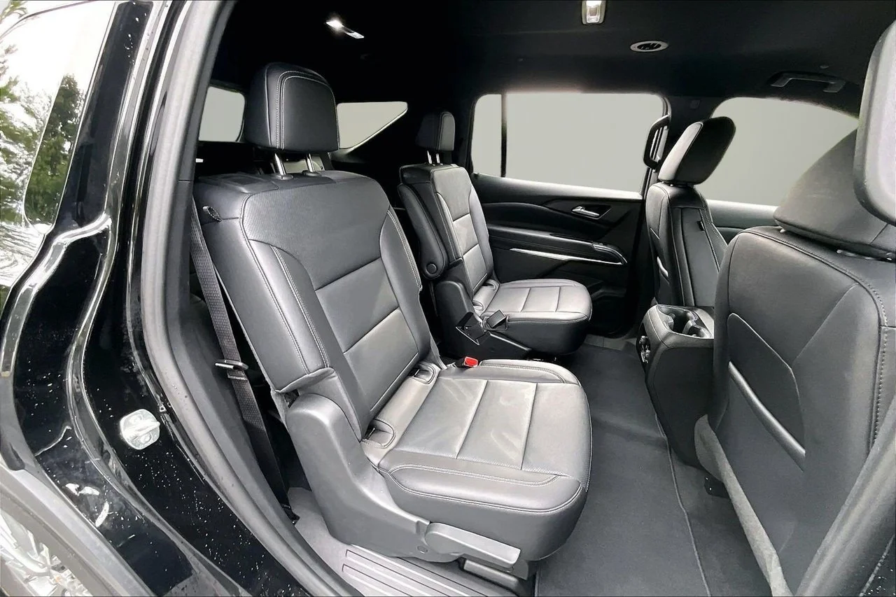 Used 2025 Black Chevrolet LT image 23