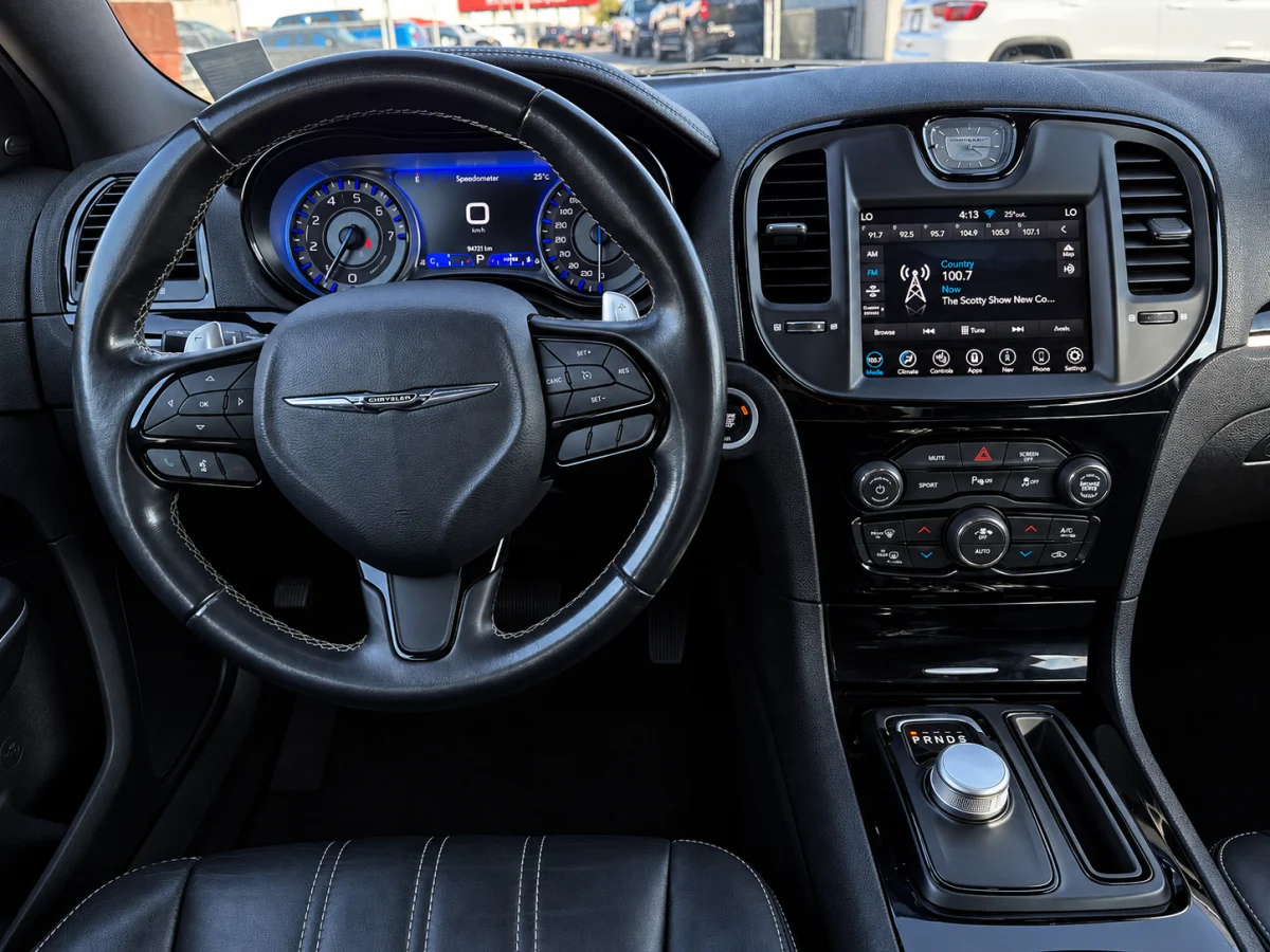 Used 2021 Black Chrysler S V6 Awd image 18