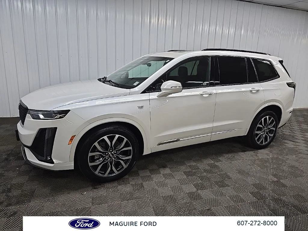 Used 2021 White Cadillac Sport image 7