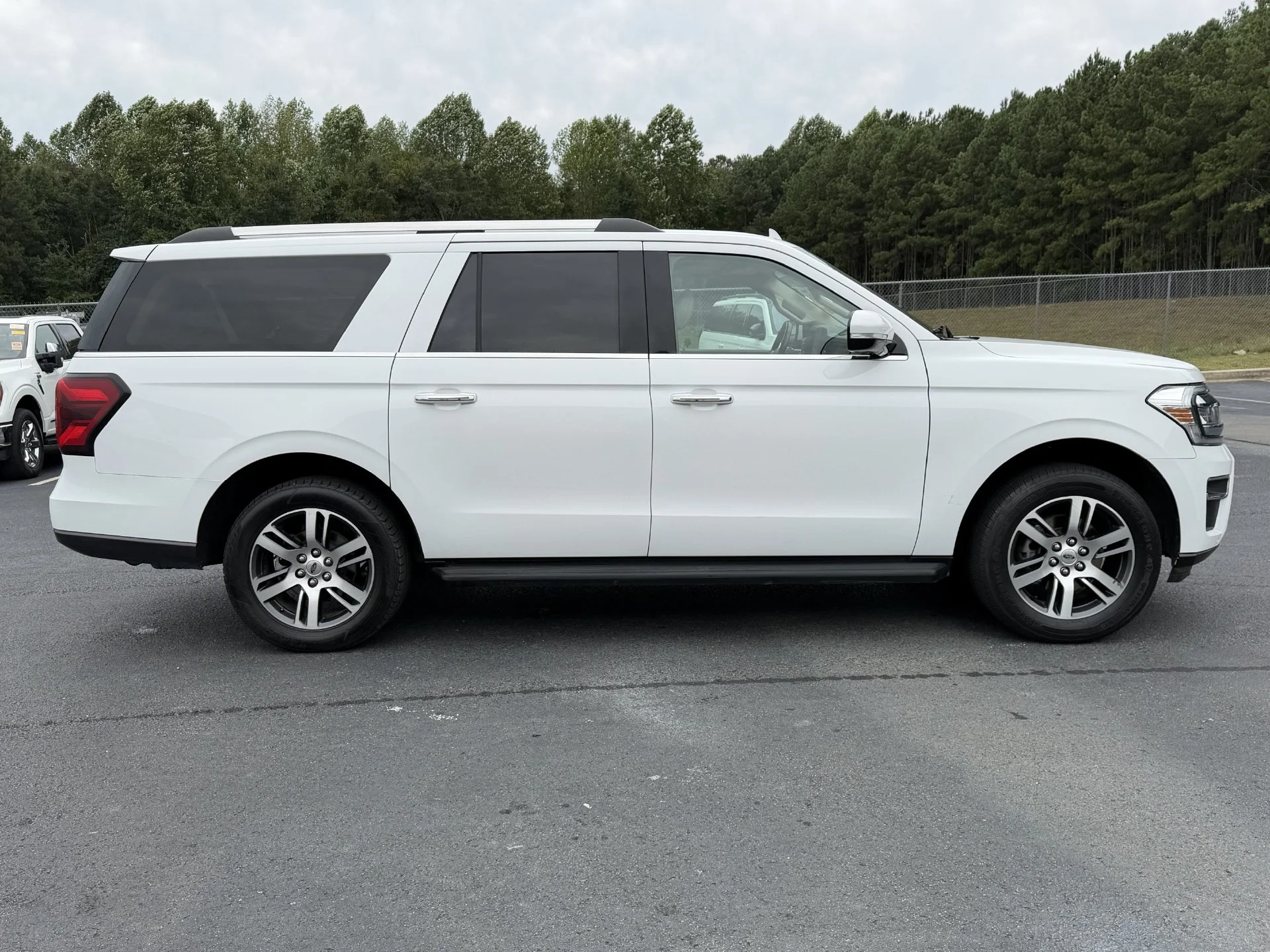 Certified Used 2024 Oxford White Ford Limited image 25