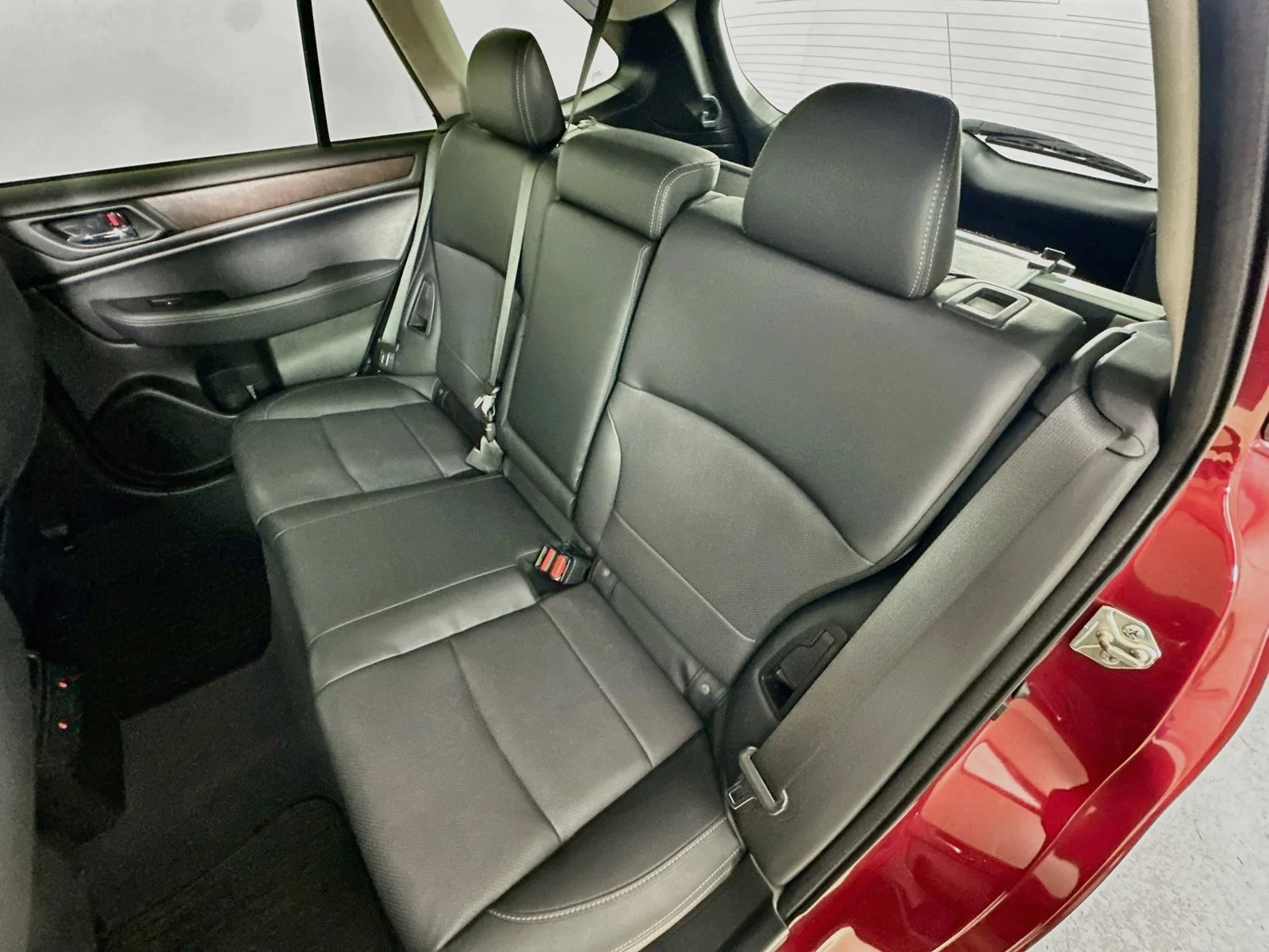 Used 2016 Red Subaru  image 36