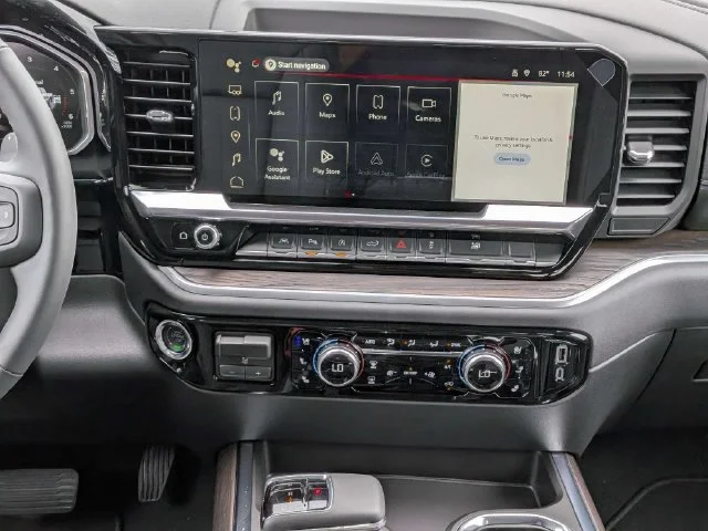 New 2026 Glacier White Tricoat GMC SLT image 18