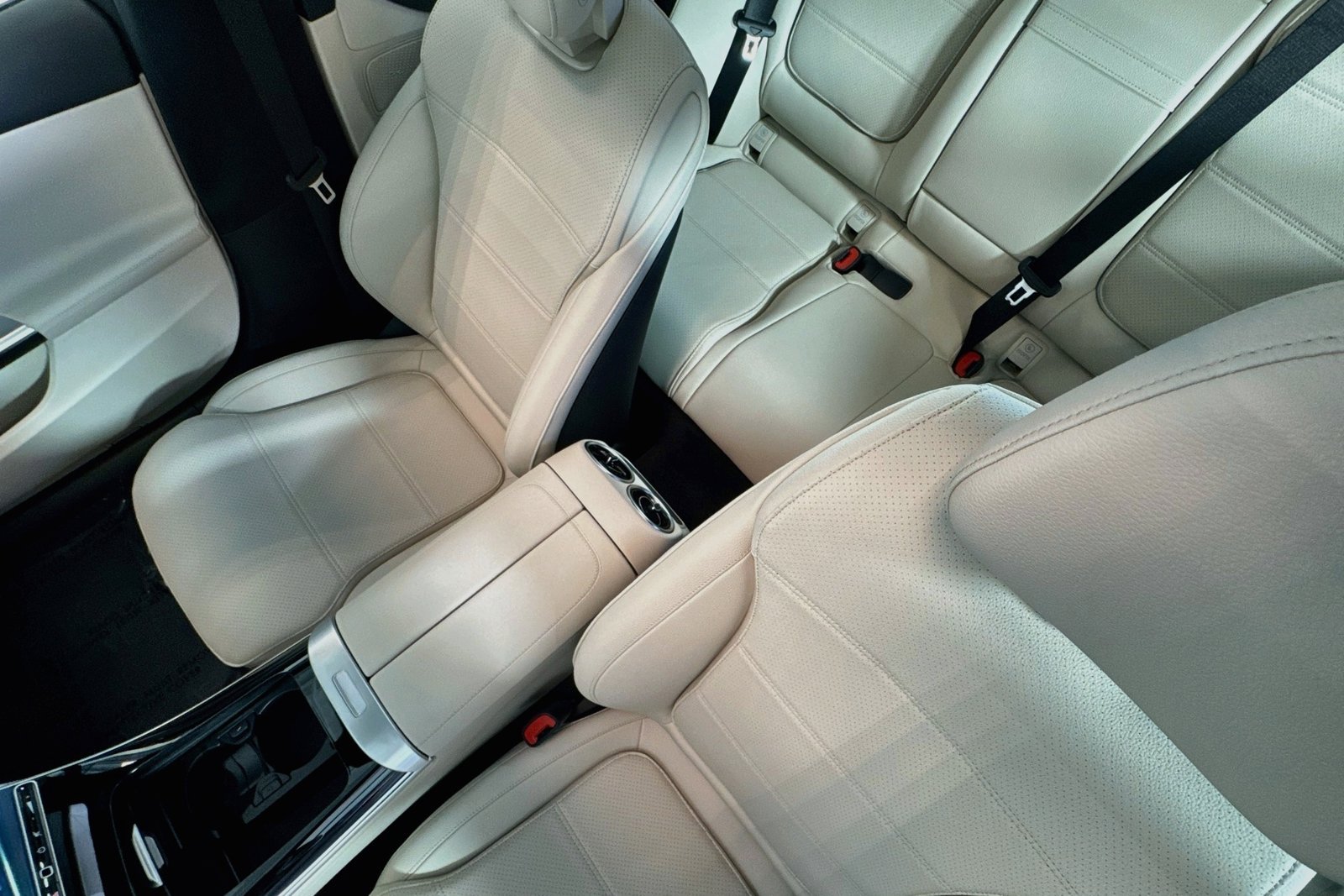 New 2026 Polar White Mercedes-Benz C 300 image 19