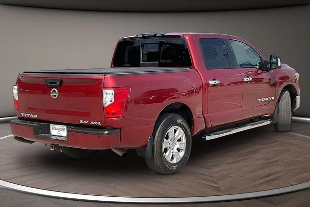 Used 2018 Red Nissan SV image 2