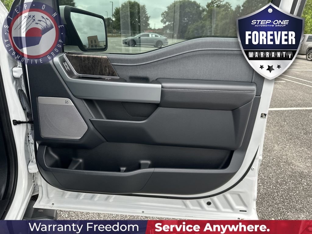 Used 2022 White Ford Lariat image 35