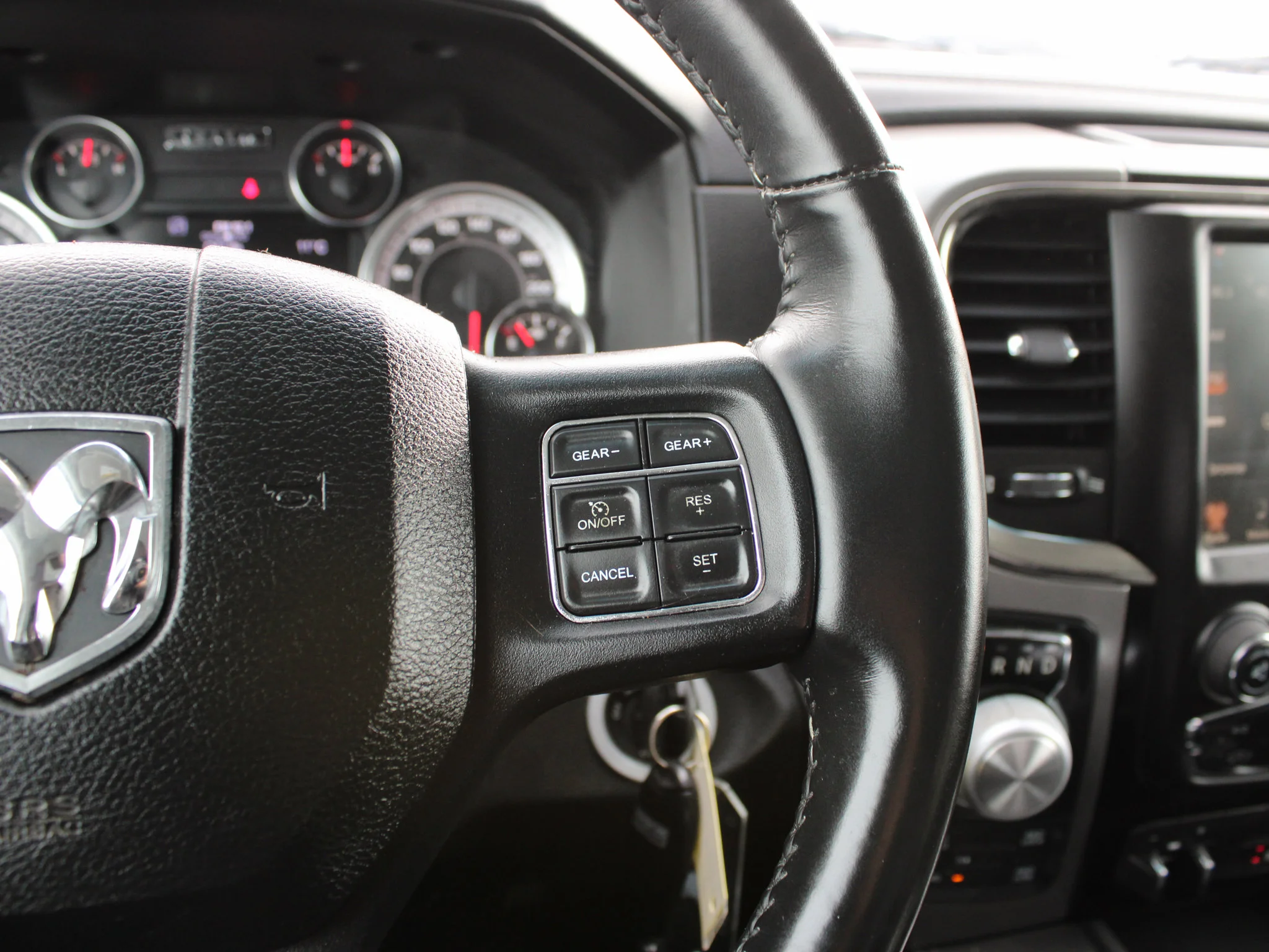 Used 2017 White RAM Sport * Mechanic Special | HEMI V8 | Heated Seats | Backup Camera | Tonneau Cover image 18