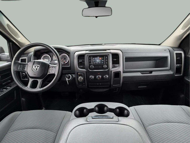 Used 2018  Ram Express image 9