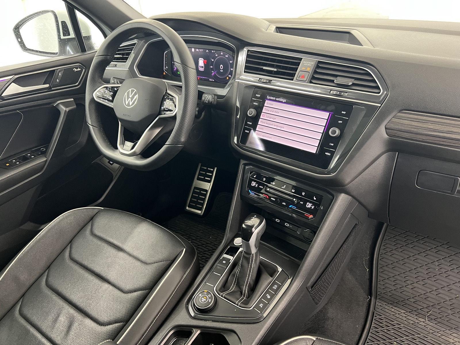 2023 Volkswagen Tiguan SEL R-LINE - Photo 30