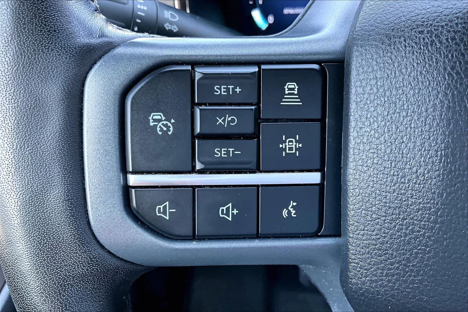 Used 2024 Oxford White Ford LARIAT image 19