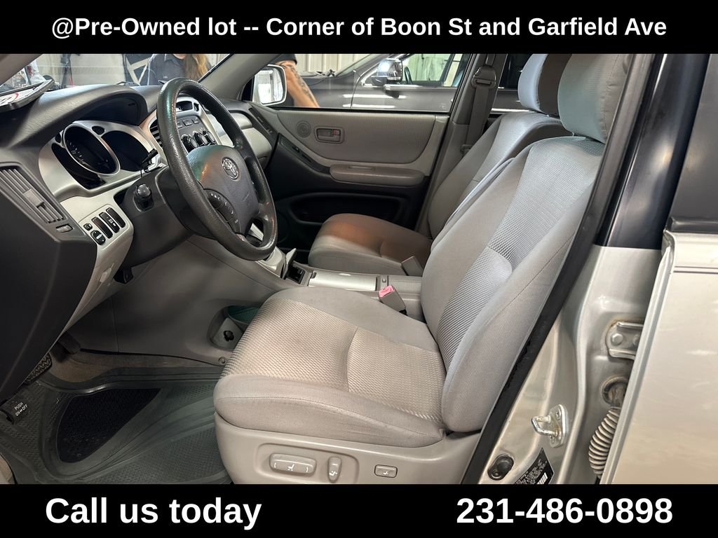 Used 2006  Toyota V6 image 13