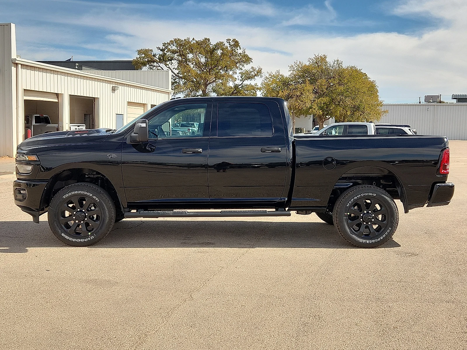 New 2027 Diamond Black Crystal Pearl-Coat Paint Ram BLACK EXPRESS CREW CAB 4X4 6