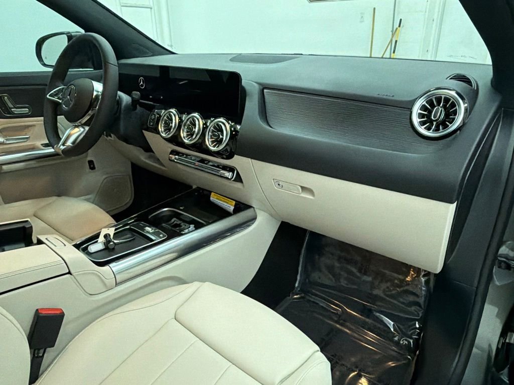 New 2026 Mountain Grey Metallic Mercedes-Benz GLA 250 image 28