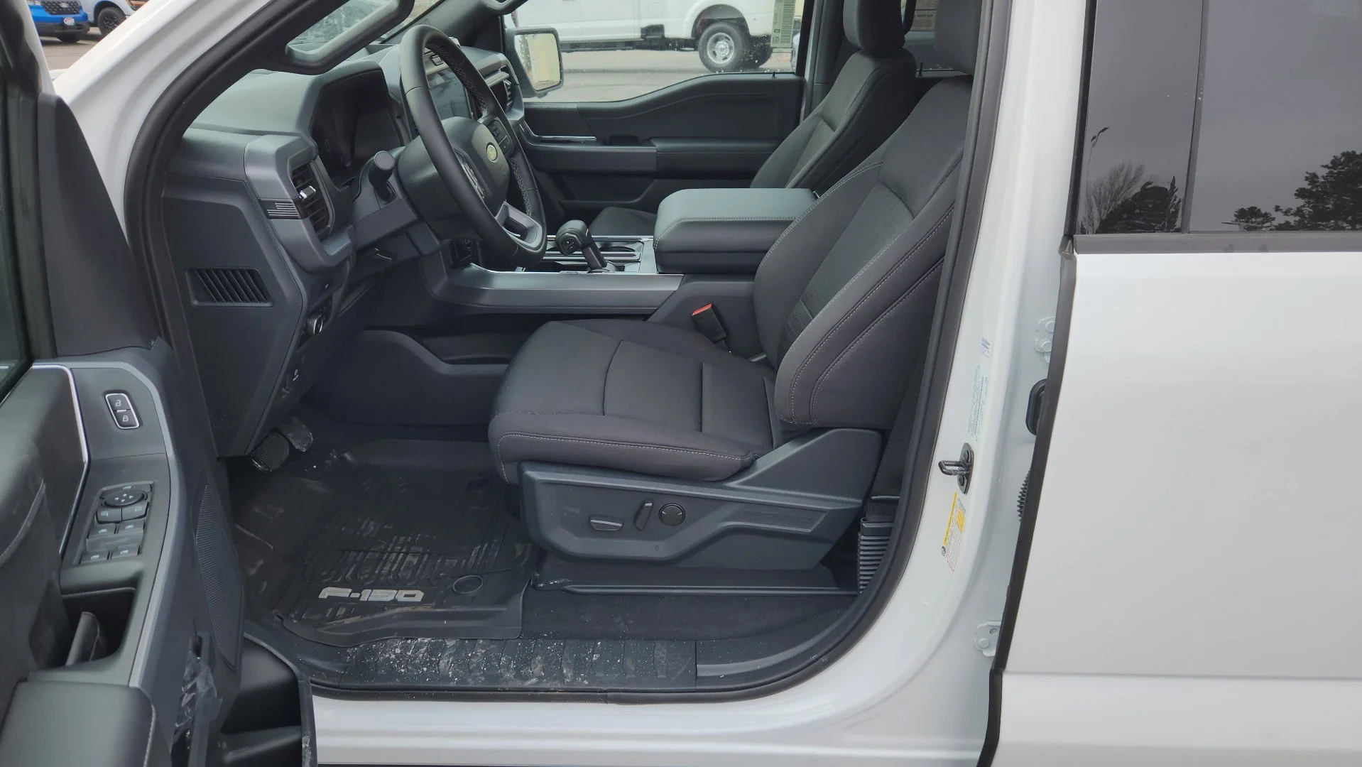 New 2026 Oxford White Ford XLT image 24
