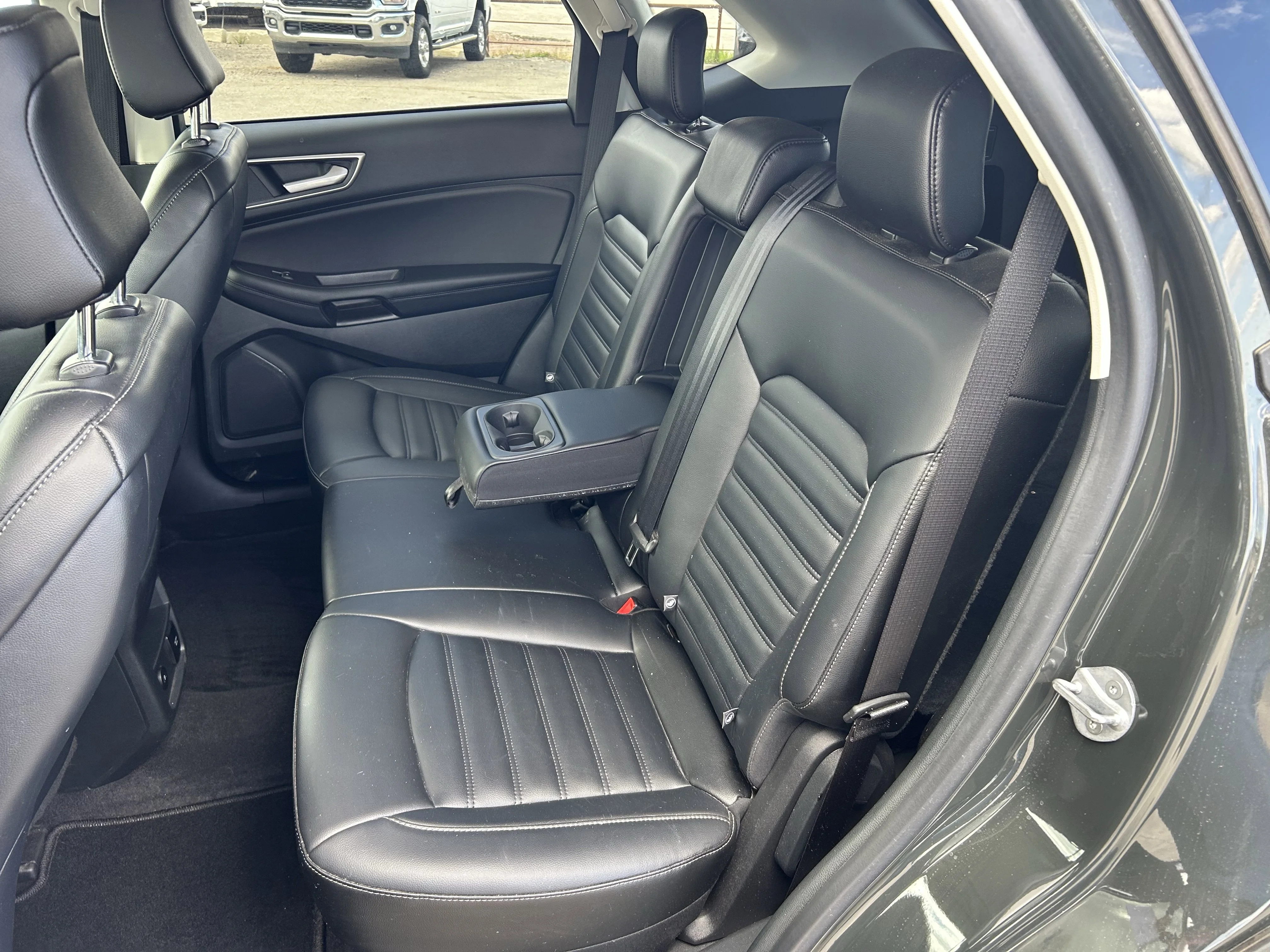 Used 2023 Green Ford SEL image 7