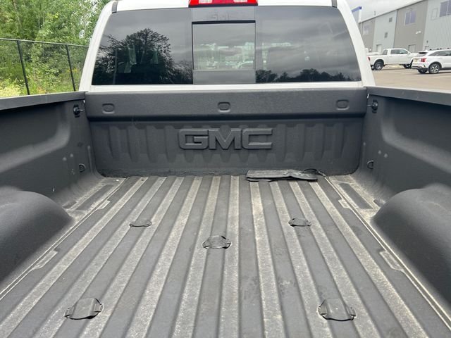 Used 2018 White Frost GMC SLE image 21