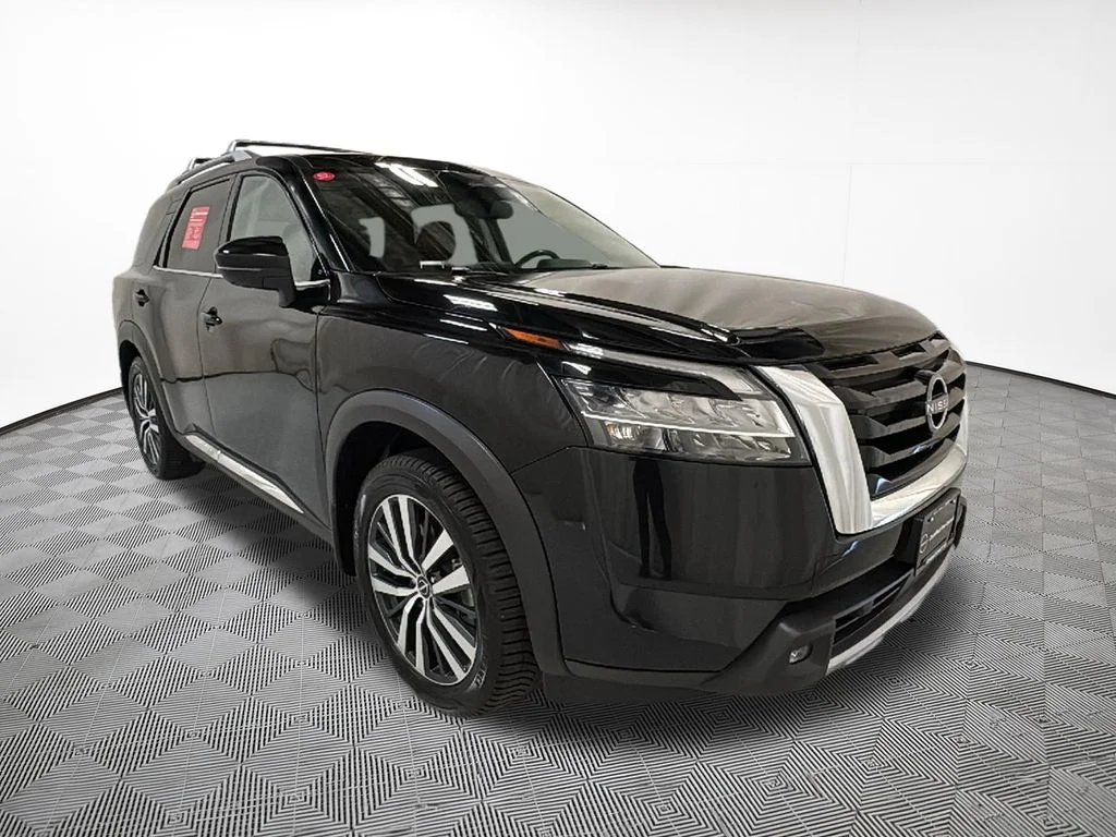 Certified Used 2022 Black Nissan Platinum image 4