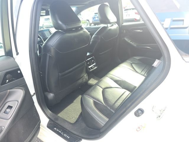 Used 2019 White Toyota XLE image 29