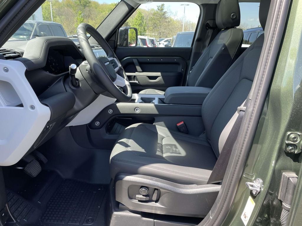 New 2026 Woolstone Green Land Rover S image 14