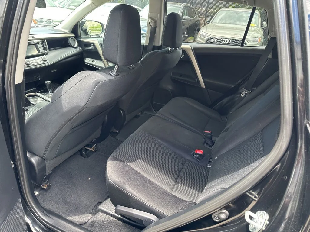 Used 2015 Black Toyota XLE image 22