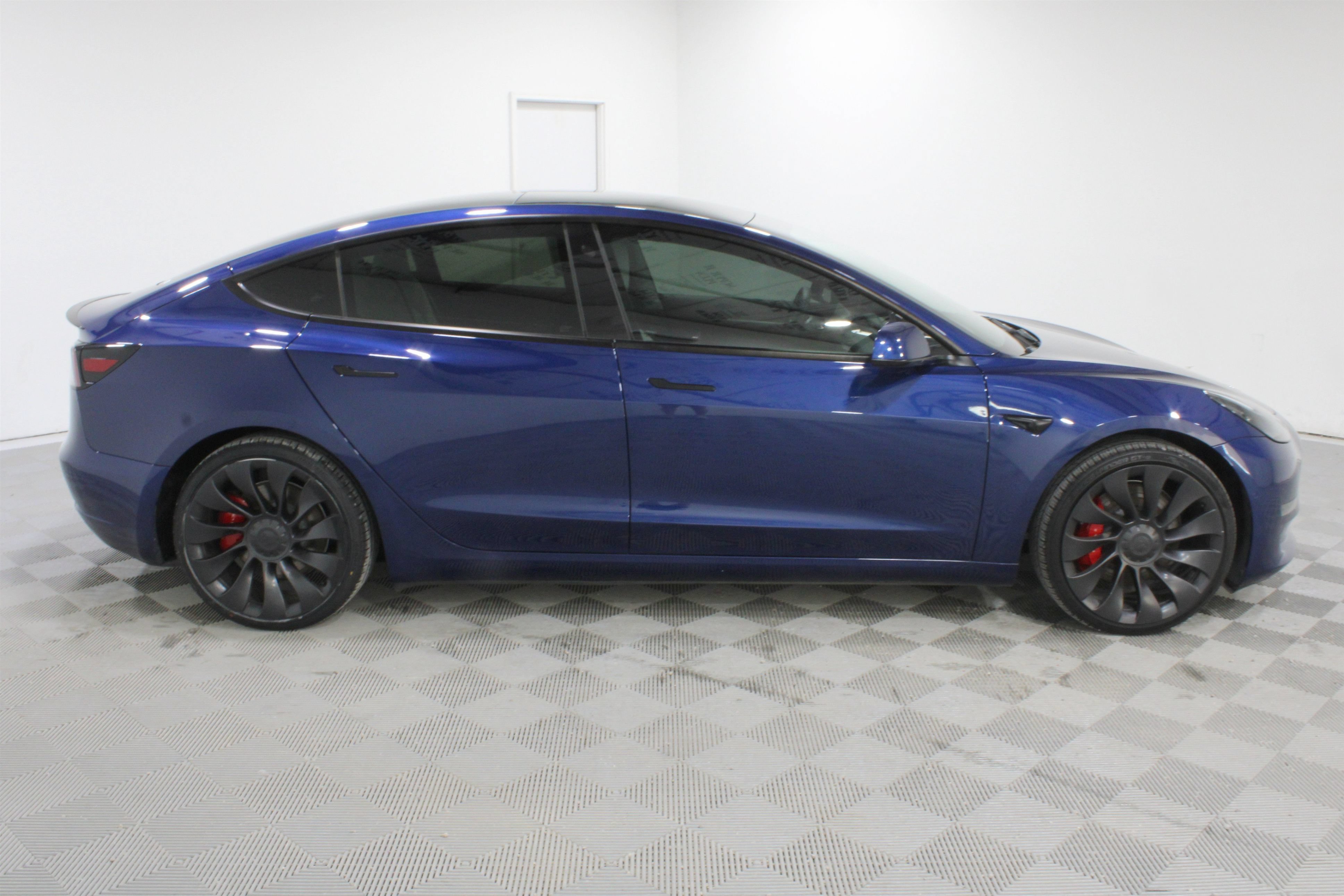 Used 2022 Deep Blue Metallic Tesla Performance image 21