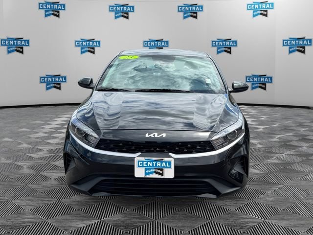 Used 2023 Black Kia LXS image 8