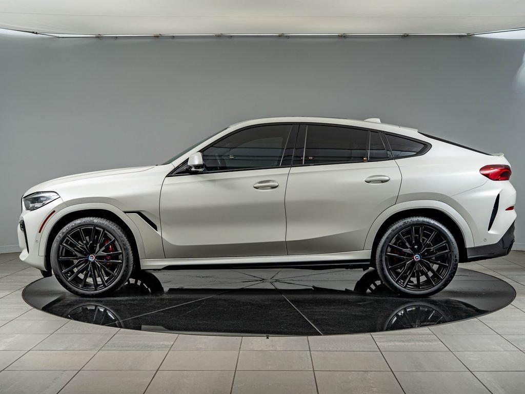 Used 2023 Frozen Brilliant White Metallic BMW M50i image 8