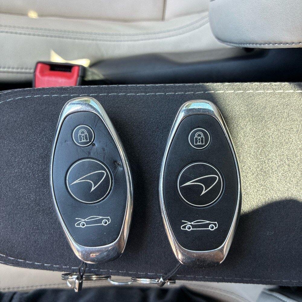 Used 2019 Blue MCLAREN  image 24