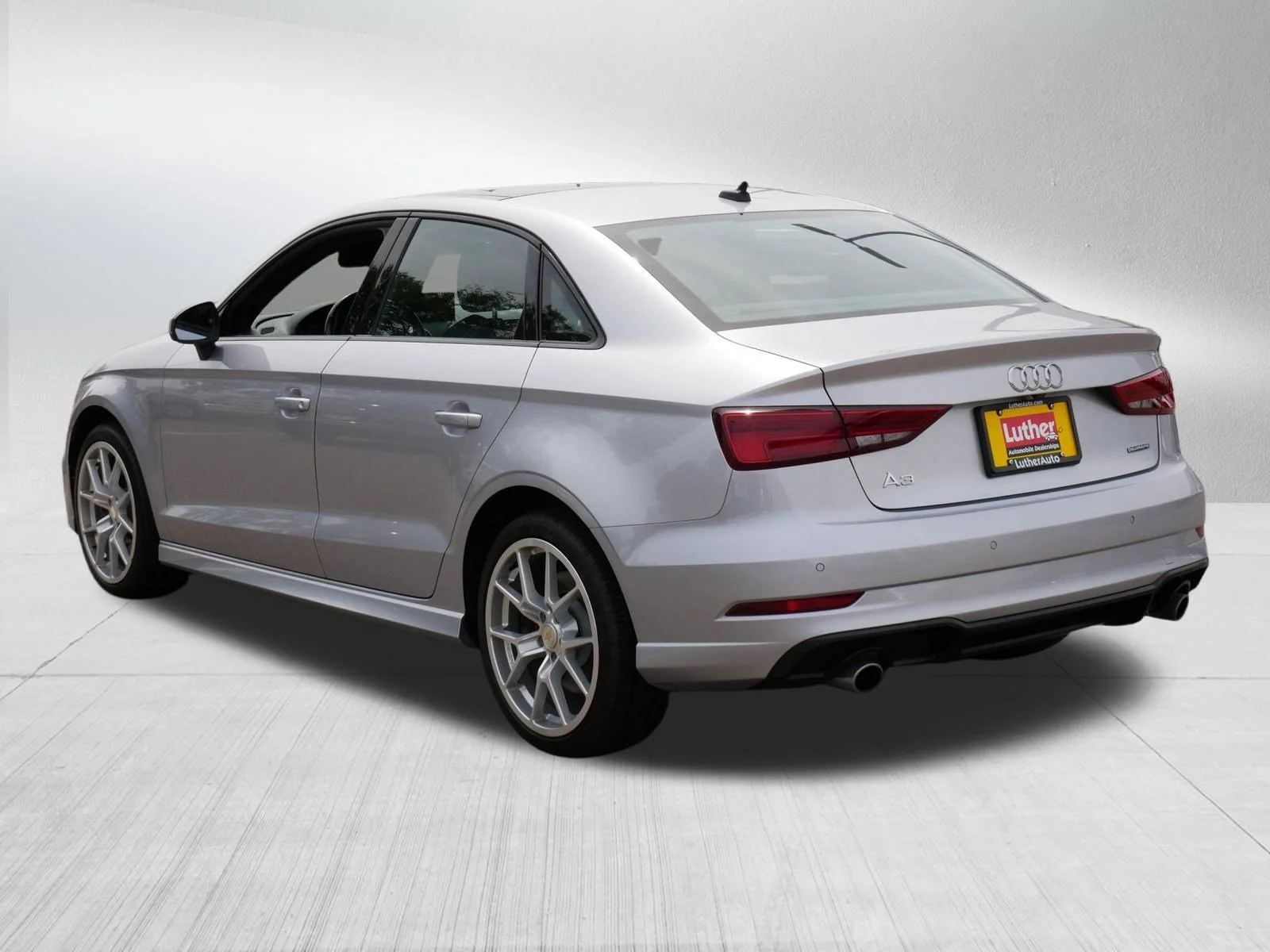 Used 2020 Silver Audi S line Premium image 5