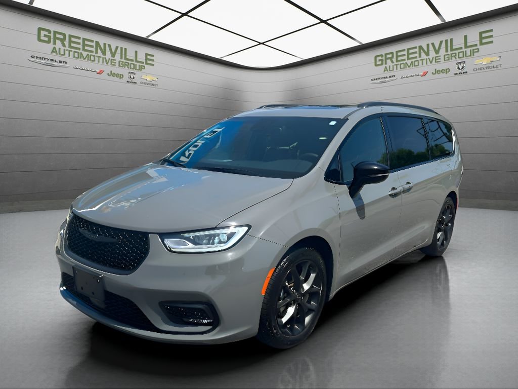 2025 Chrysler Pacifica Limited's photo