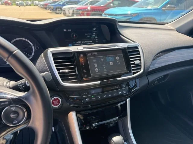 Used 2016 Black Honda EX-L image 24