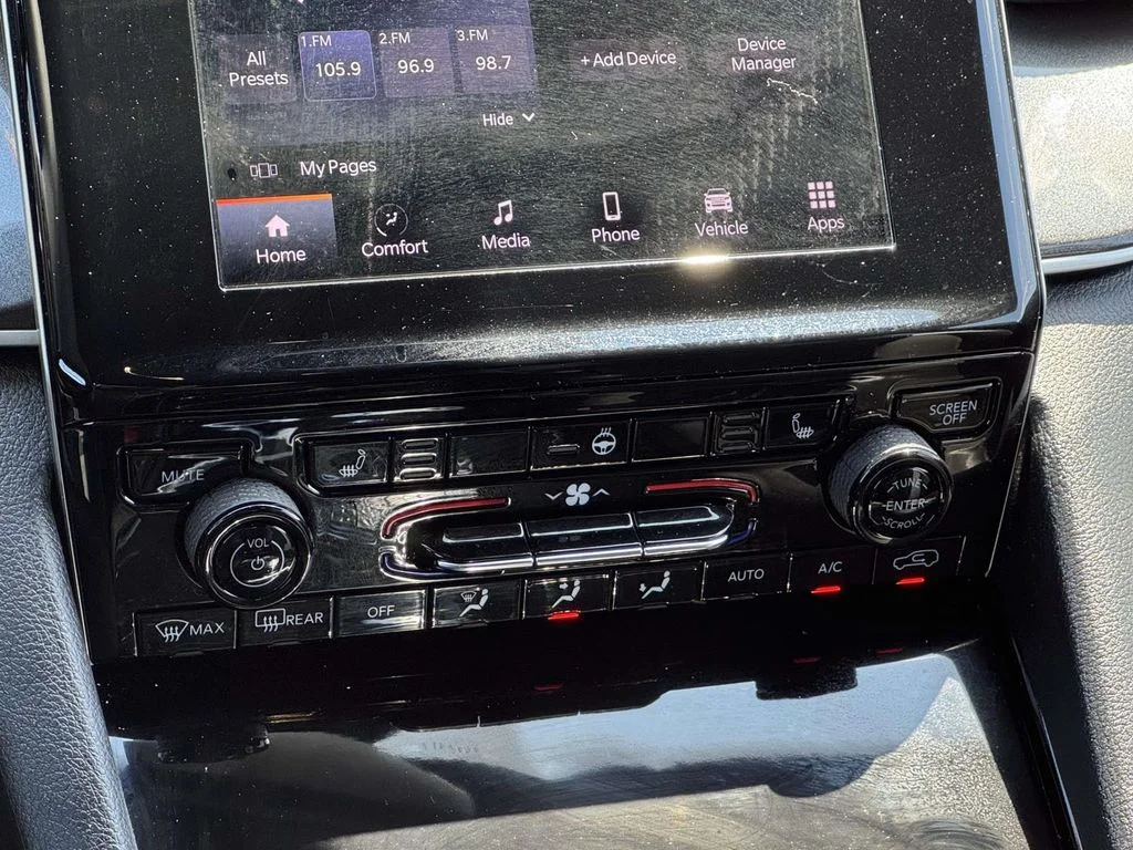 Used 2023 White/off-white Jeep Altitude X image 18