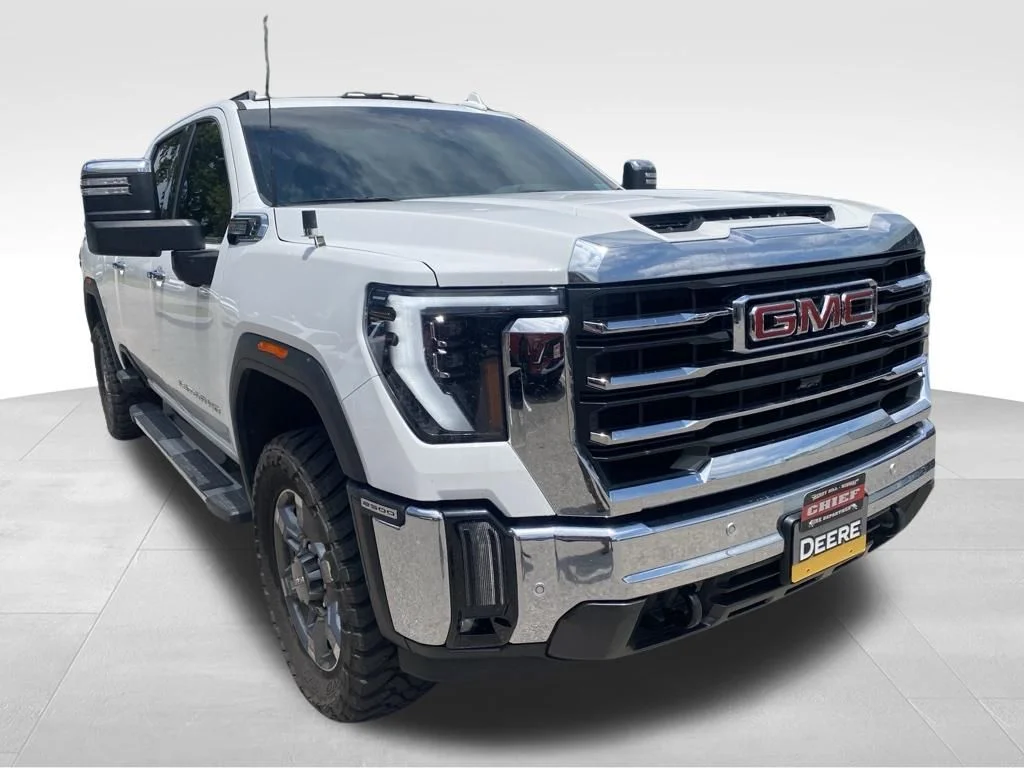 Used 2025 White GMC SLT image 13