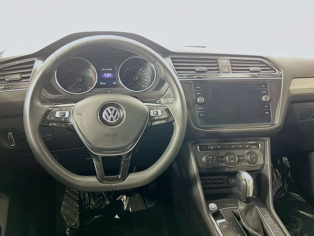 Used 2020 Black Volkswagen 2.0T SE image 11
