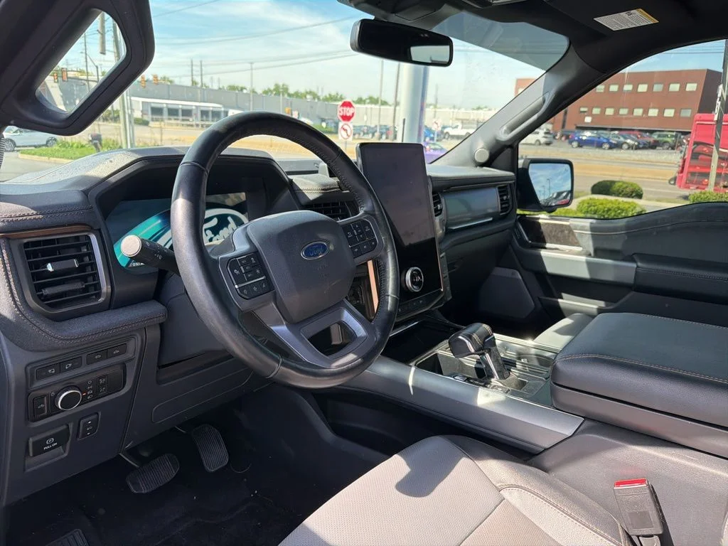 Used 2023 Gray Metallic Ford Lariat image 7