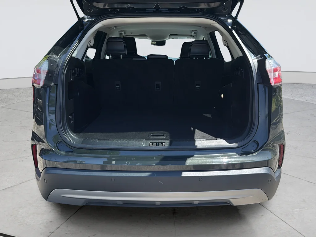 Used 2022 Green Ford SEL image 18