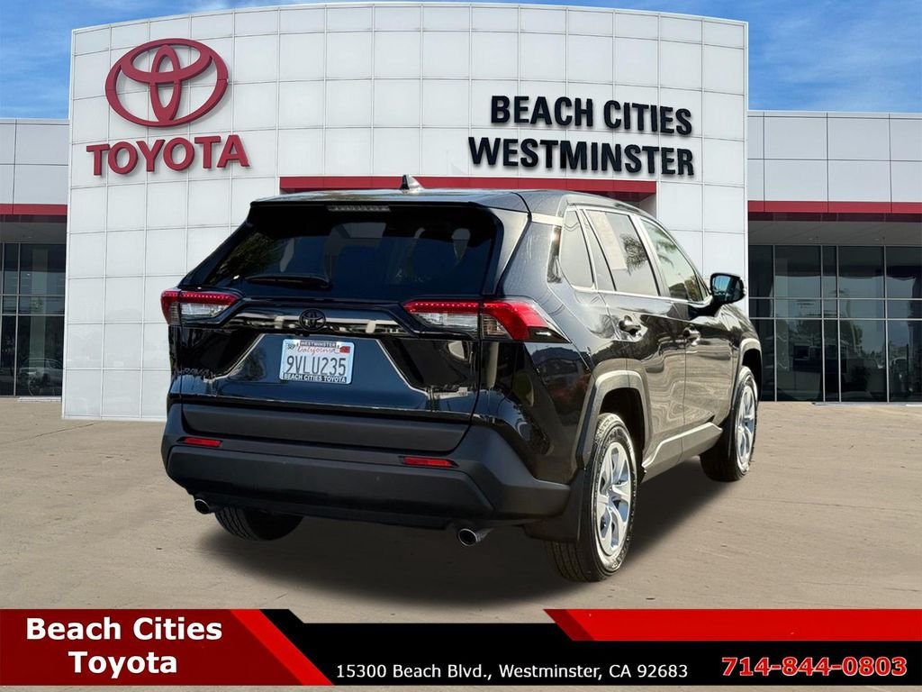 2025 Toyota RAV4 LE - Photo 12