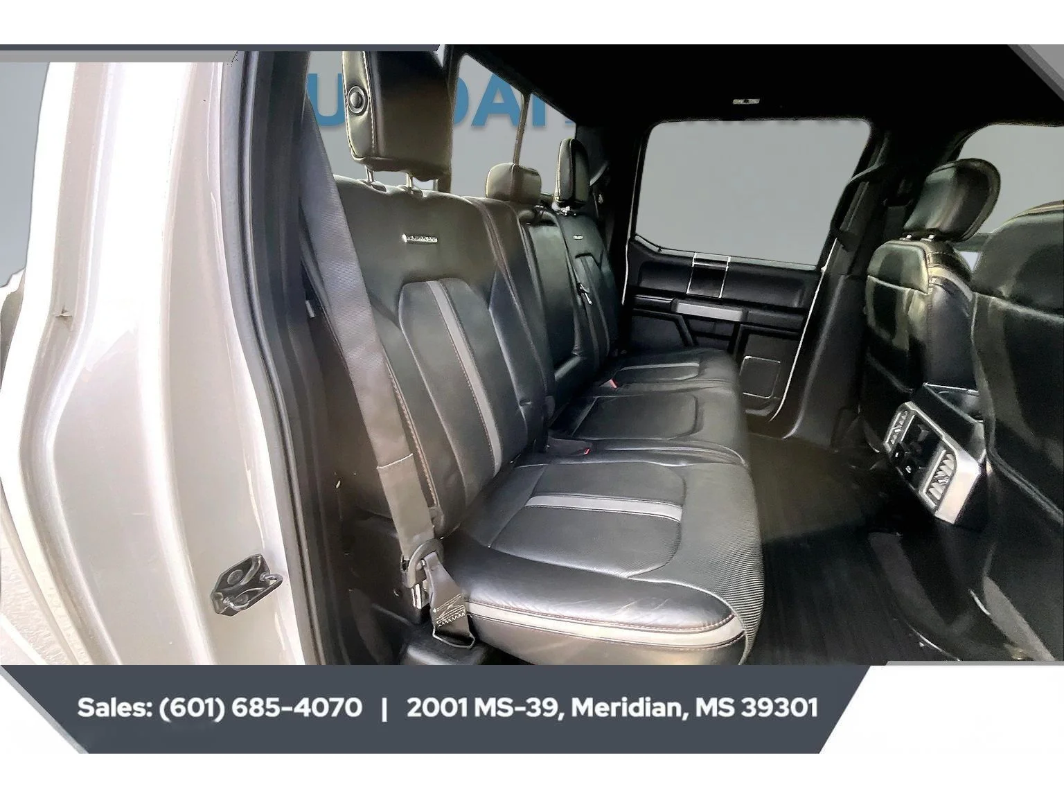 Used 2018 White Platinum Metallic Tri-Coat Ford Platinum image 20