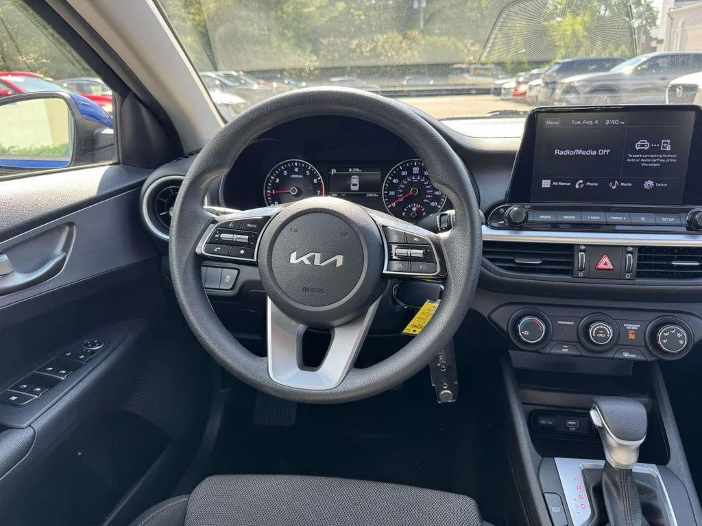 Used 2022 Deep Sea Blue Kia LXS image 16
