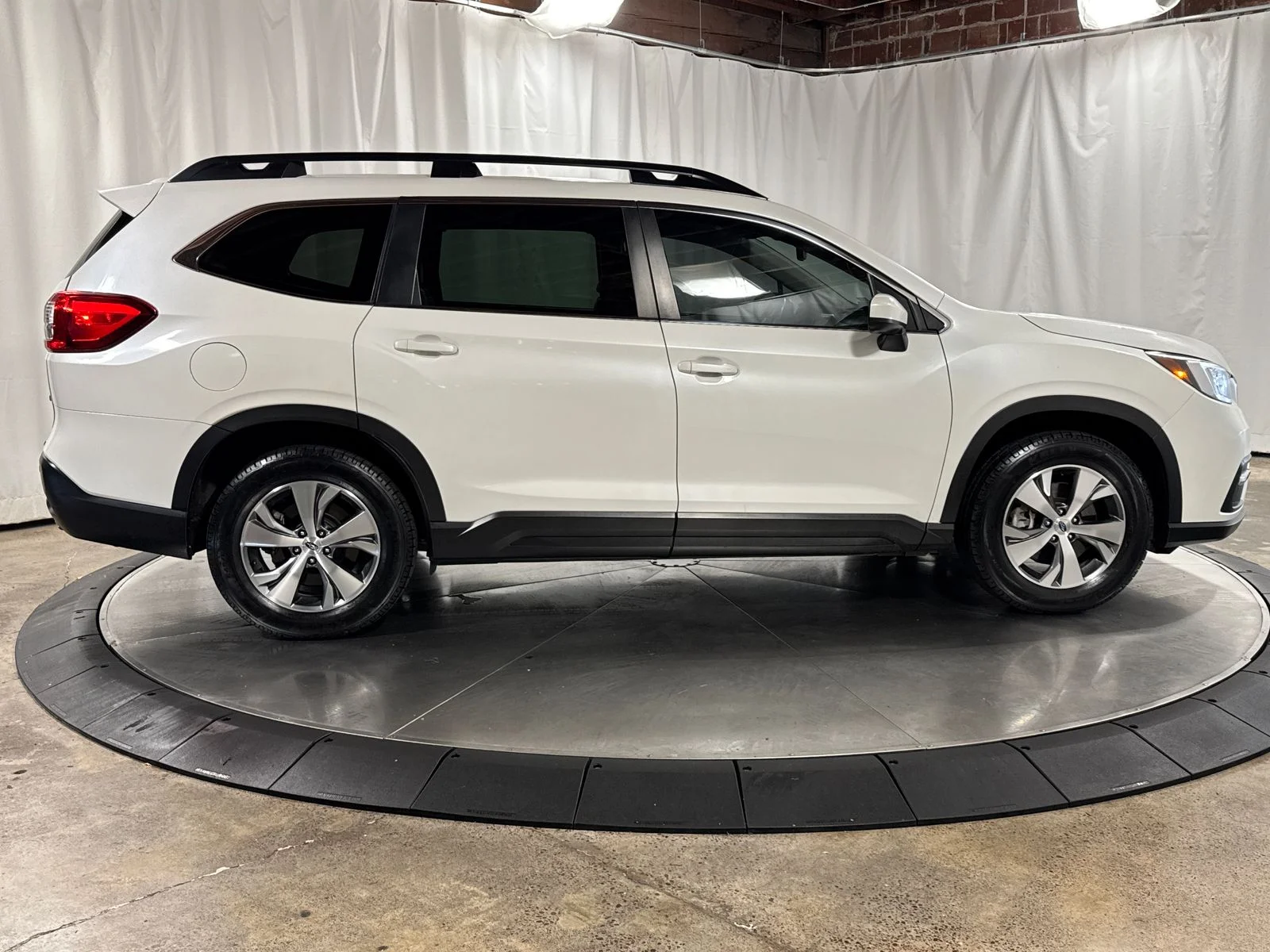 Used 2022 White Subaru Premium image 6