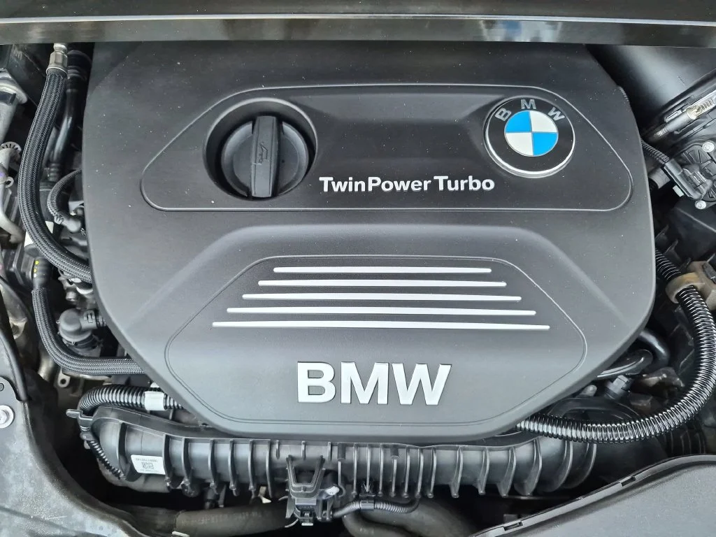 Used 2018 Black BMW sDrive28i image 13