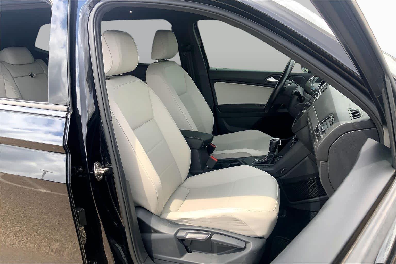 Certified Pre-Owned 2021 Volkswagen Tiguan SE R-Line Black