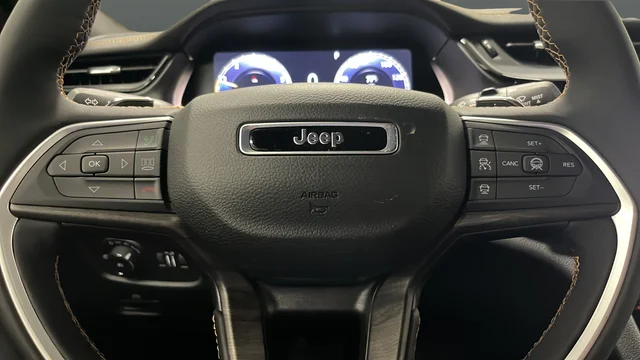 New 2026 Diamond Black Crystal Pearl-Coat Exterior Paint Jeep  image 16