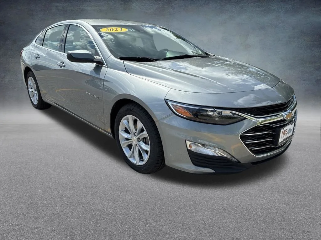 Used 2024 Gray Chevrolet LT image 8