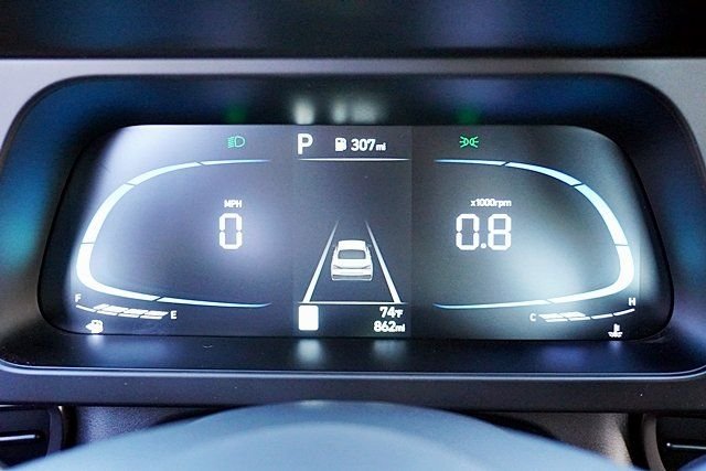 Used 2026 White Hyundai SEL Sport image 28