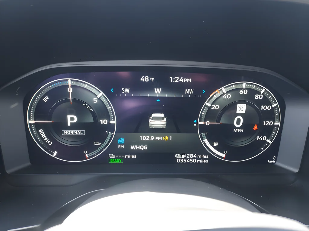 Used 2024  Mitsubishi SE image 13