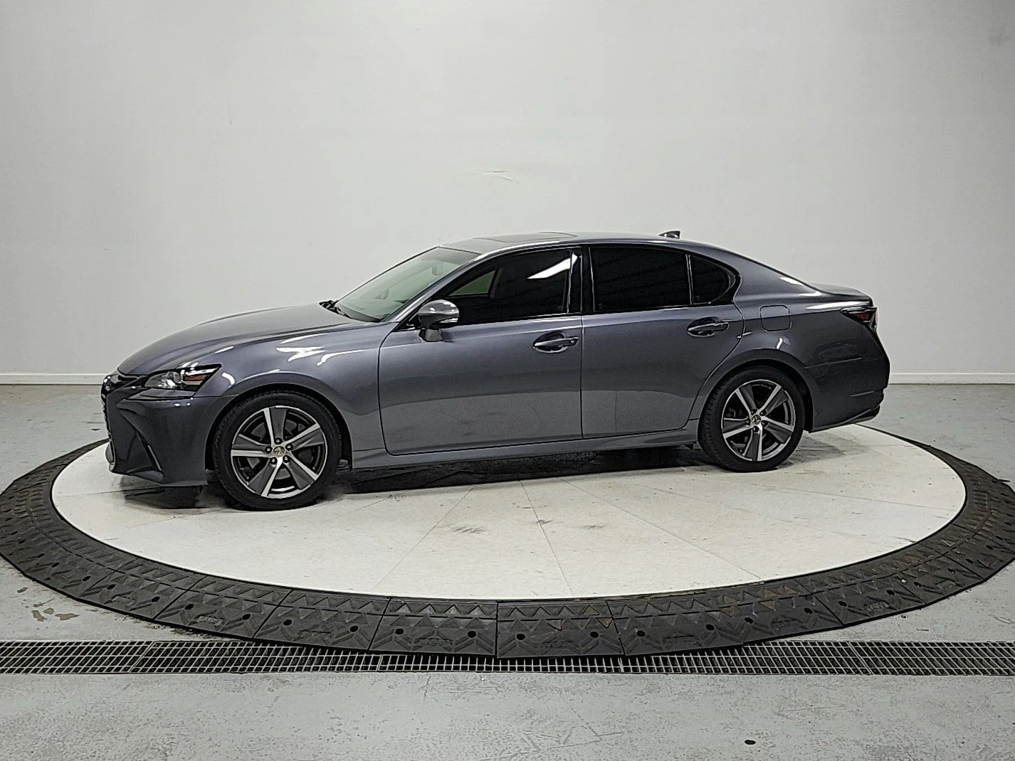 Used 2016 Nebula Gray Pearl Lexus 350 image 5