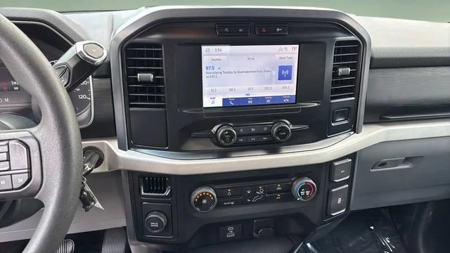 Used 2023  Ford XL image 25